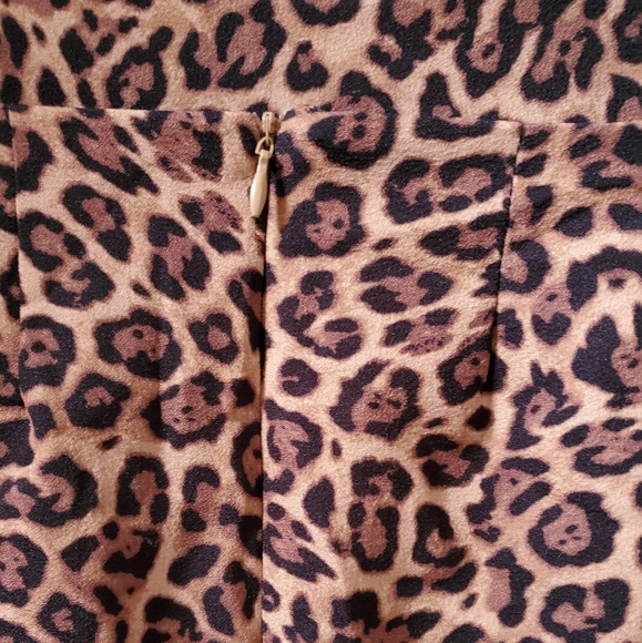 Material G. Size M Women Capri Pants Cheetah Print - Picture 4 of 6